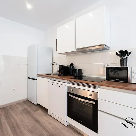 Perfect Stylish 1 Bedroom Getaway Apartment *